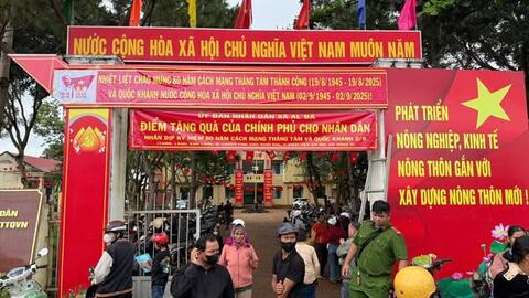 Xã Al Bá tổ chức phát quà nhân kỷ niệm 80 năm Cách mạng Tháng Tám & Quốc khánh 2/9